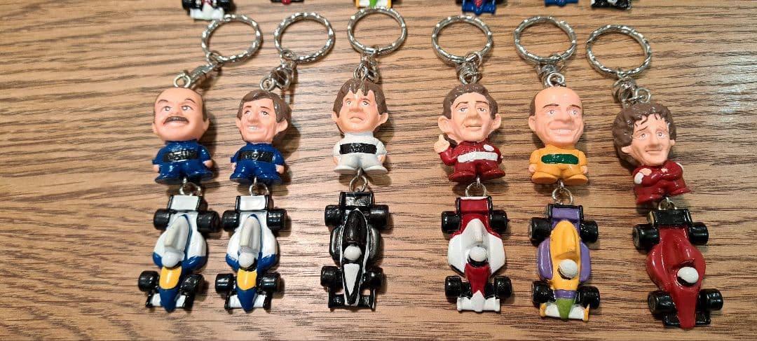 F1ドライバー フィギュア付き　キーホルダー 12個セット