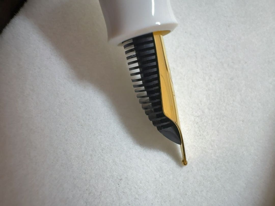 【新品】ペリカン classic200（2023年限定)パステルブルー M