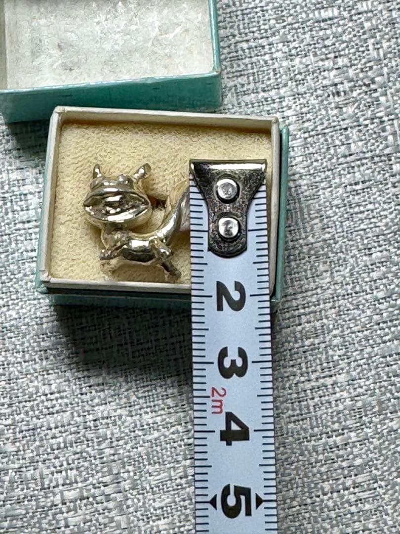 ティファニー×赤塚不二夫　シルバー ウナギイヌ 小物 ピンバッチ ノベルティー