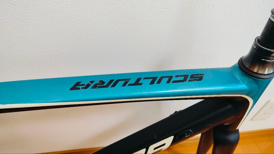 MERIDA 　ロードバイク　アルミフレーム 　スクルトゥーラ　カーボンフォーク