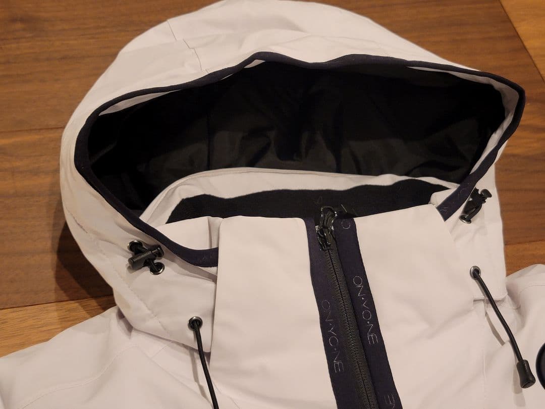 【使用3回】ONYONE スキーウェア ジャケットM、パンツL