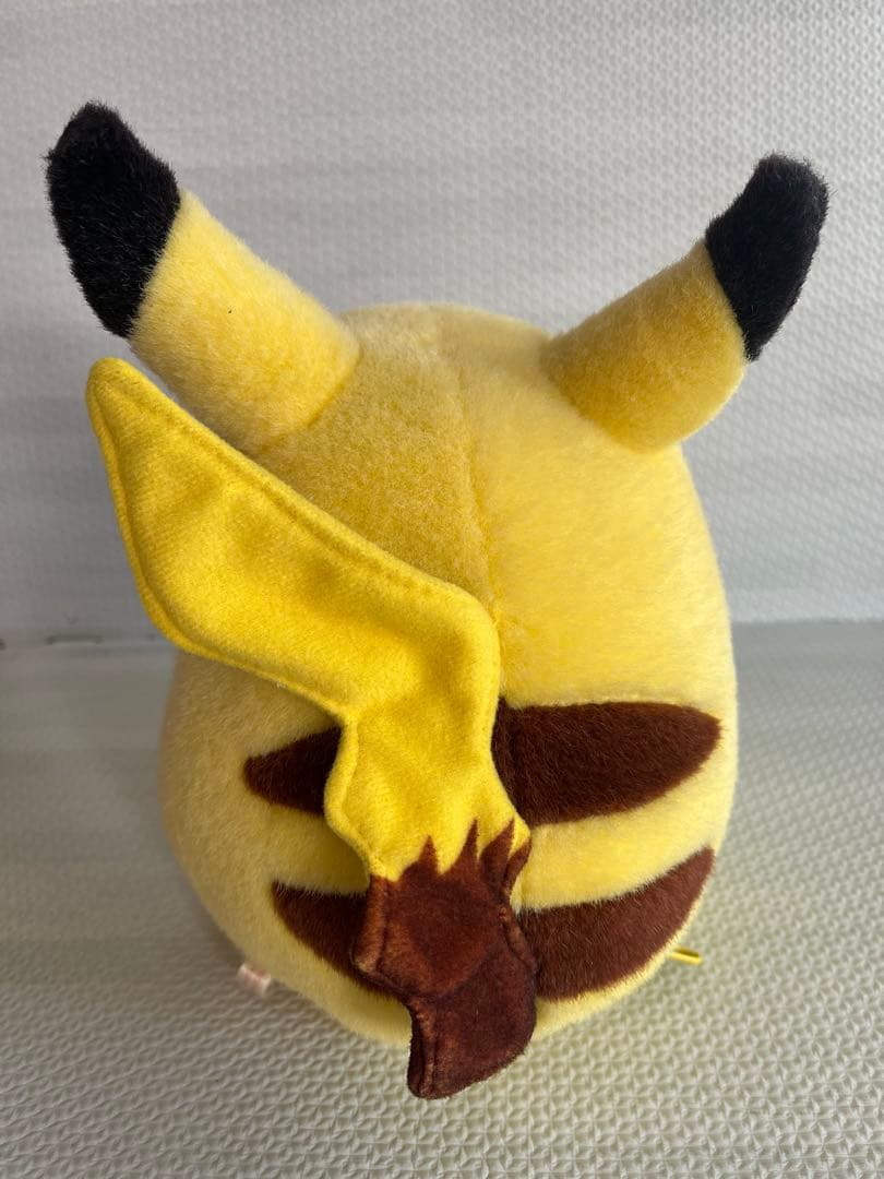 ポケモン　おしゃべりピカチュウ　ぬいぐるみ トミー