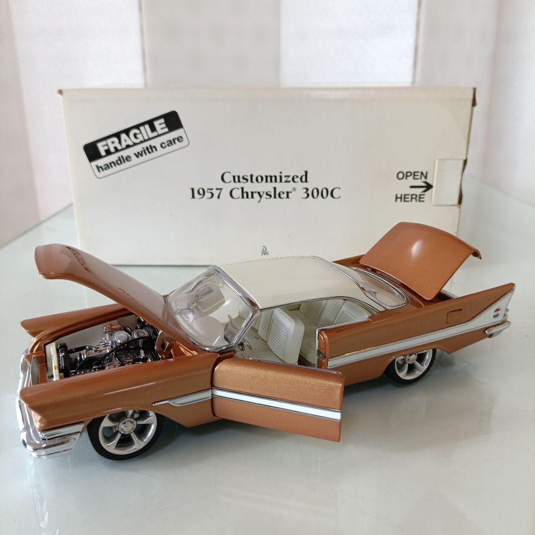 ダンバリーミント製　1957 Chrysler 300C ミニカー