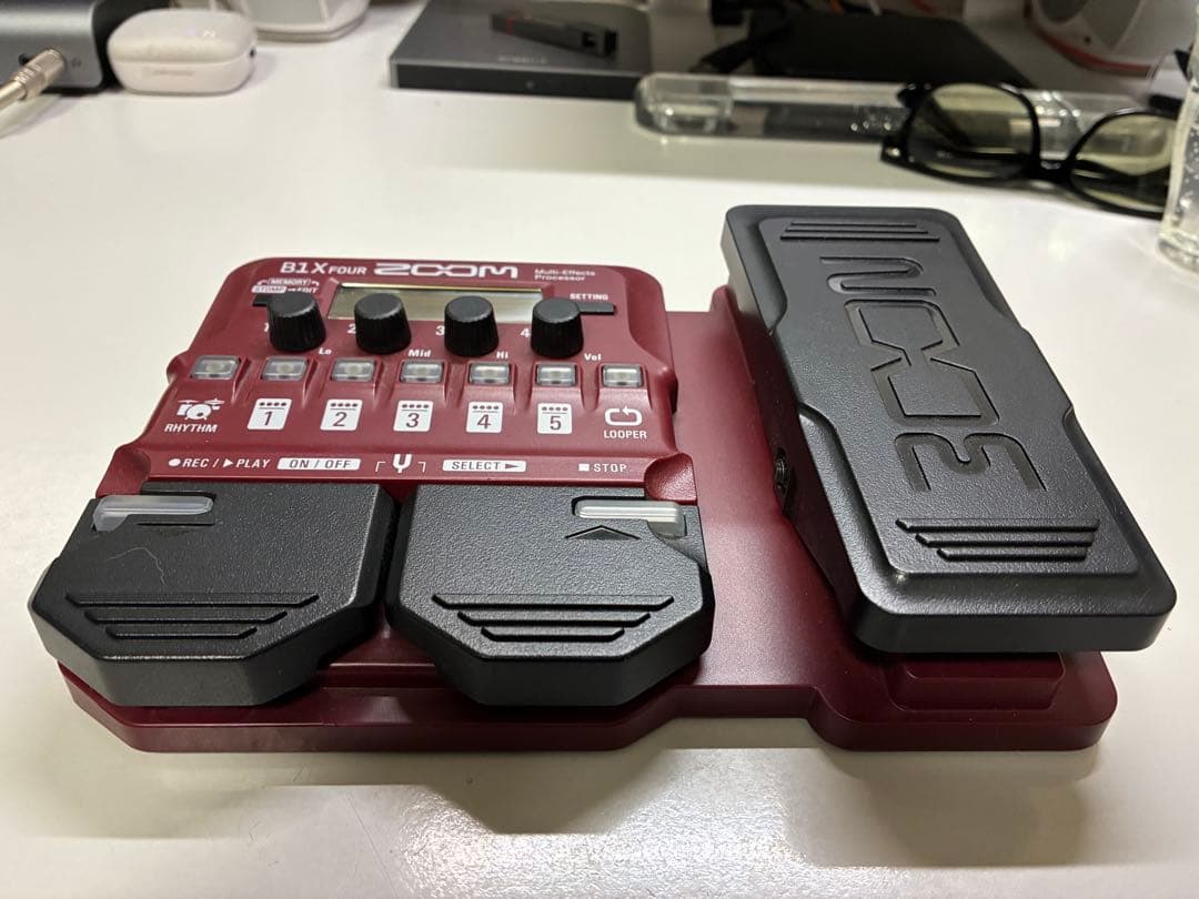 ZOOM B1X FOUR ベースエフェクター