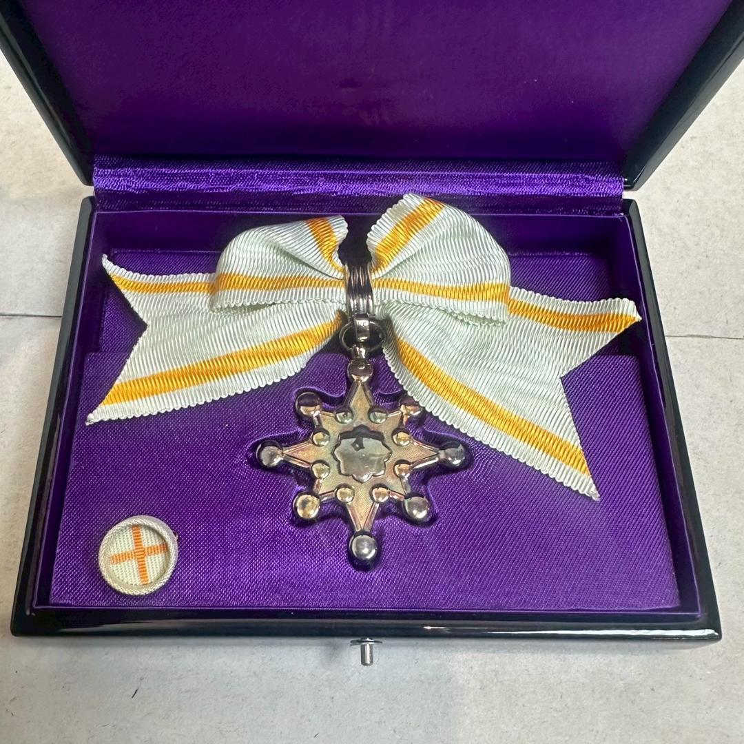 iΦ【セット】勲八等白色桐葉章 勲七等瑞宝章 元箱付き 旧日本軍 顕彰