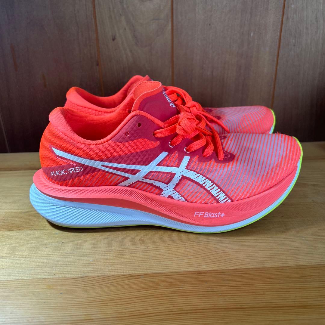 ASICS アシックス　MAGIC SPEED3 レッド　24.0