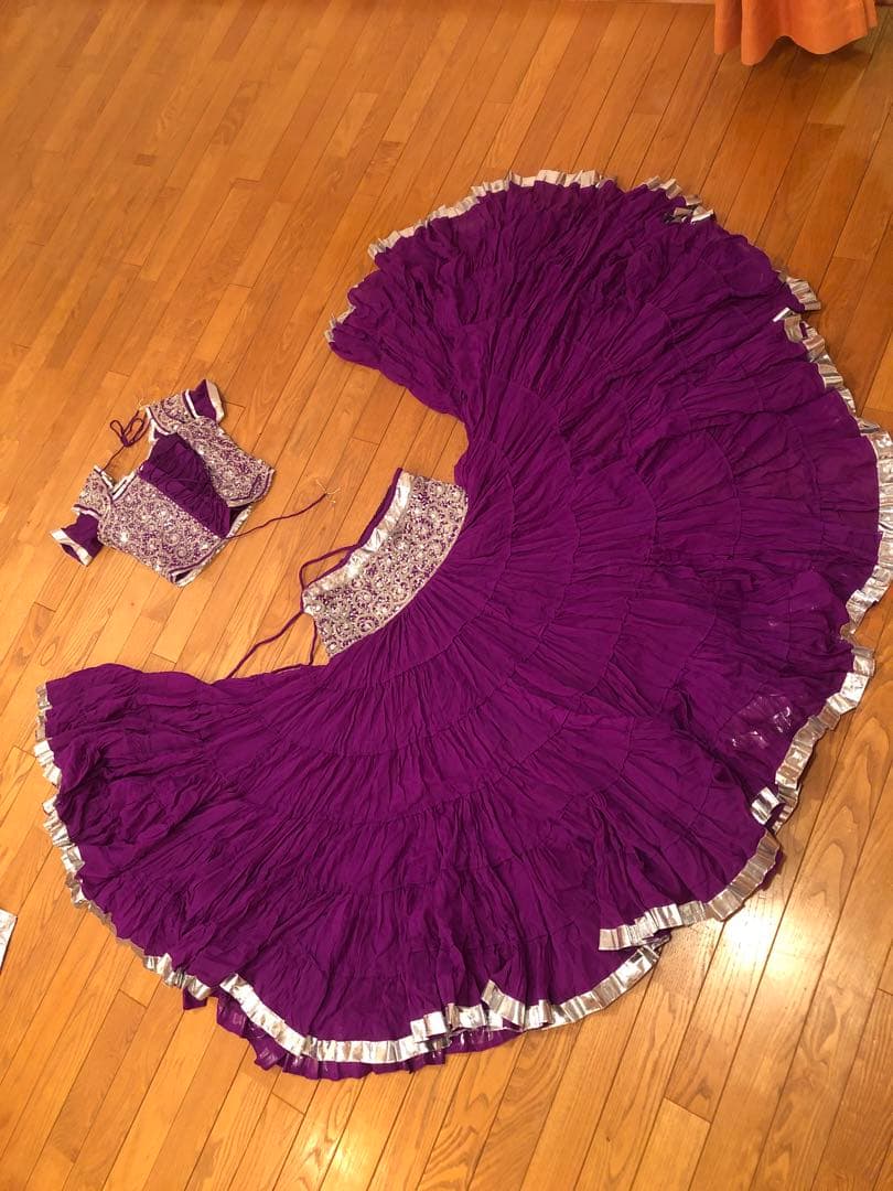 【本格インド衣装】レヘンガ・チョリ 3点セット（パープル×シルバー）
