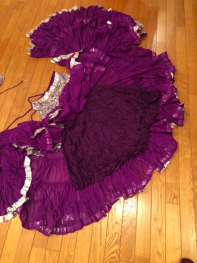 【本格インド衣装】レヘンガ・チョリ 3点セット（パープル×シルバー）