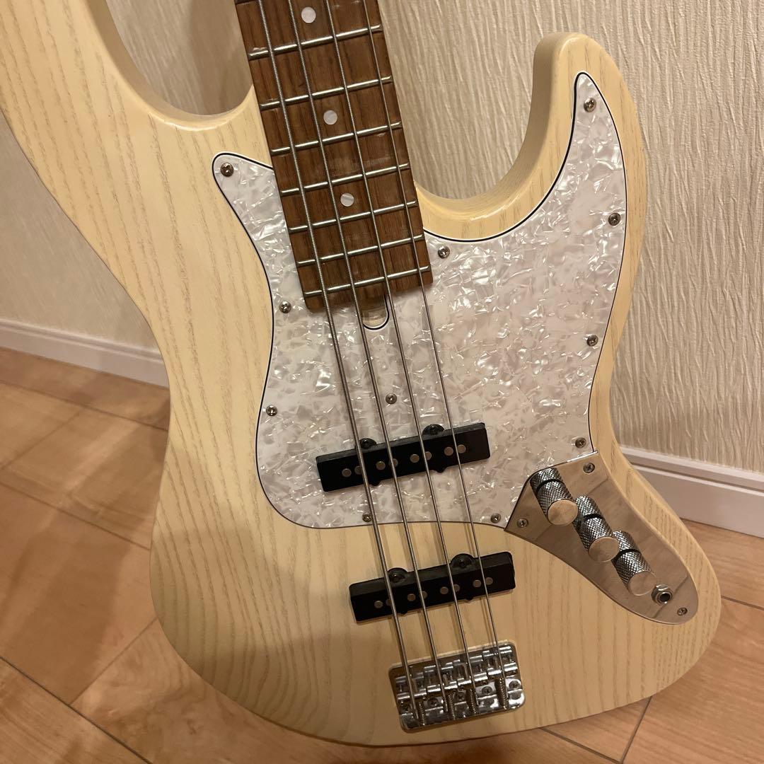 Bacchusバッカス ジャズベース ユニバース universe ウッド