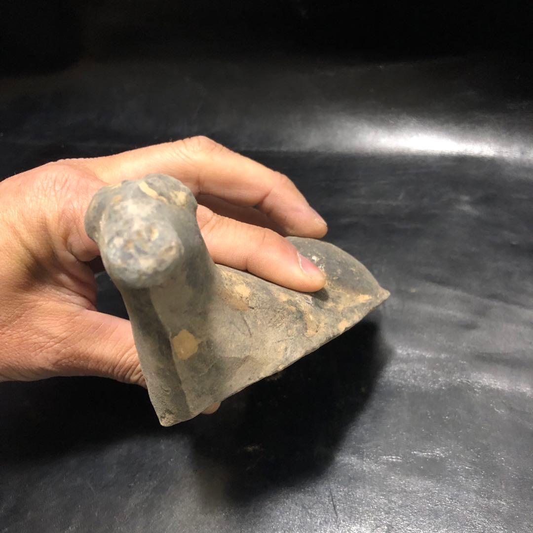 蔵から中国古銭と一緒の箱から出てきた 5体の内の1体　 水牛うし中国古美術土器