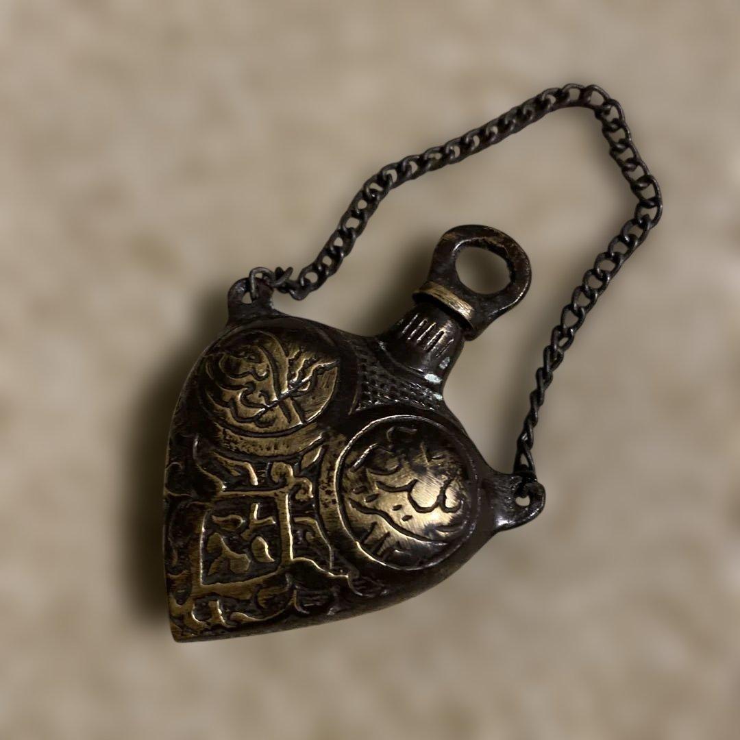 アンティーク ハート型金属製火薬入れ