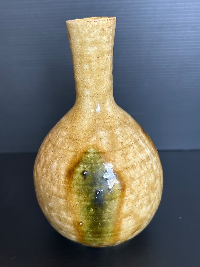 黄瀬戸の徳利と猪口 (加藤春鼎作)