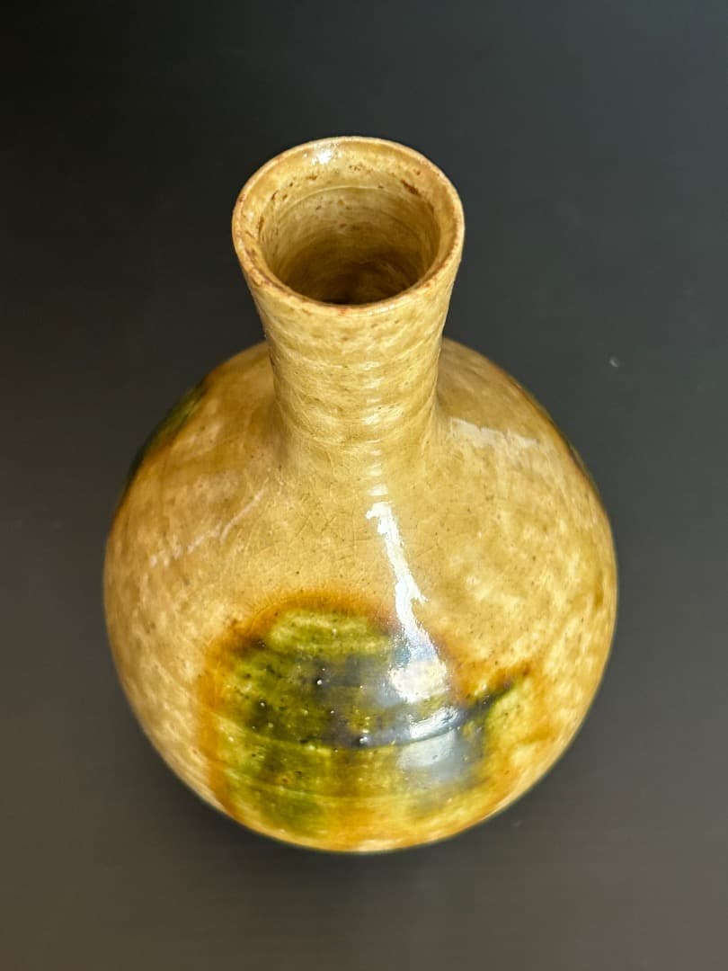 黄瀬戸の徳利と猪口 (加藤春鼎作)