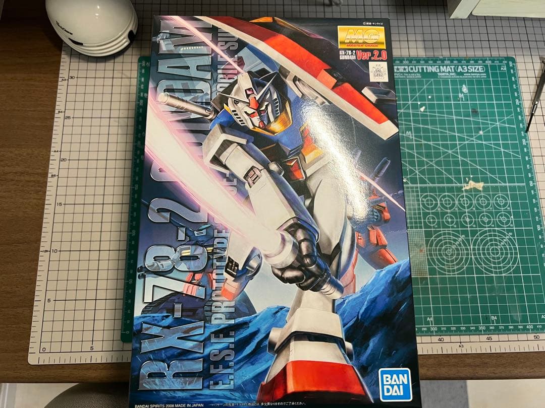 ロボット RX-78-2 GUNDAM Ver. 2.0 MG 1/100