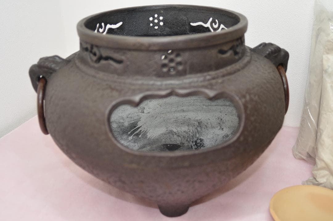 ♪【稀製品】茶道具■風炉釜■鉄瓶 鉄釜 風炉灰 まとめて■86 ♪