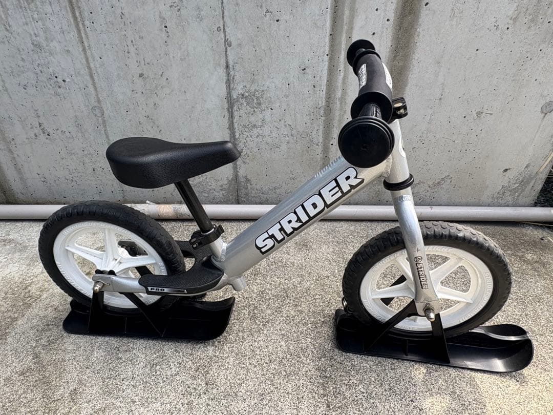 STRIDER ストライダー　プロ　スノーアタッチメント　スタンド付き