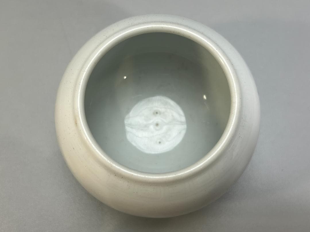 中国美術 白釉暗刻雙龍紋小罐 白磁小壺 高6cm