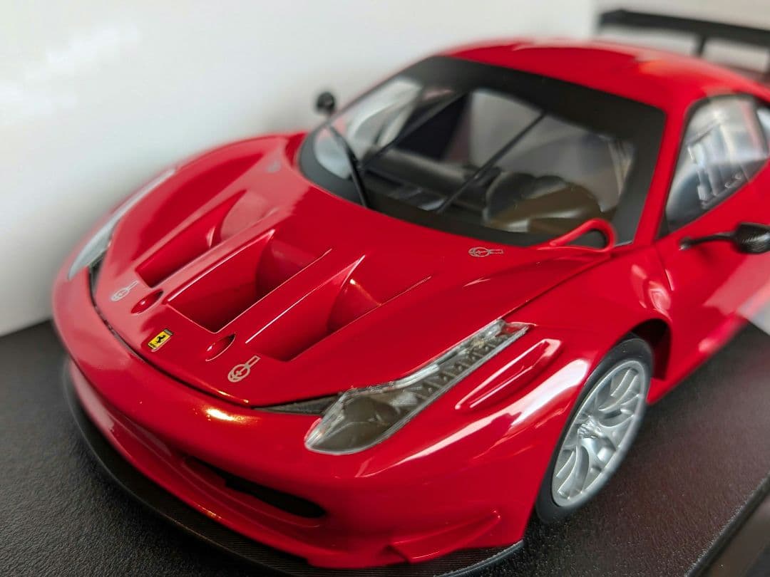 ホットウィール 1/18 FERRARI 458 ITALIA GT2