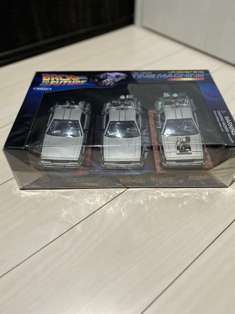 Back to the Future デロリアンタイムマシンセット 3台