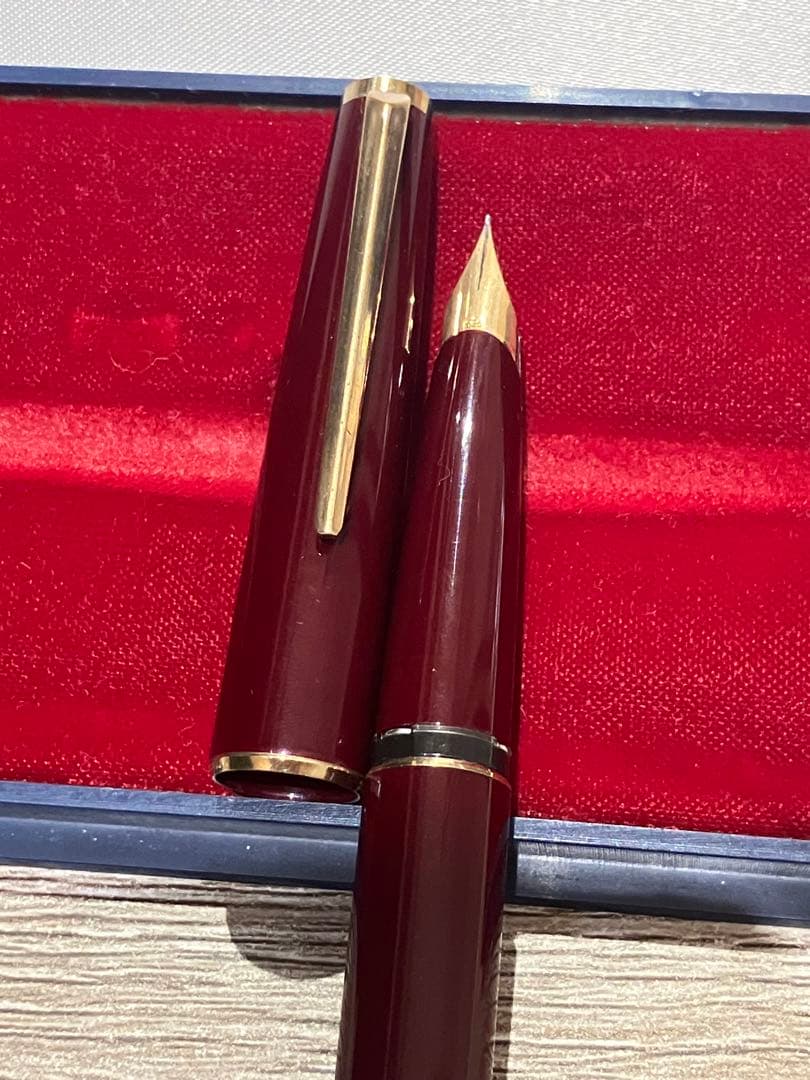 MONTBLANC 万年筆 専用ケース付き 585 K14