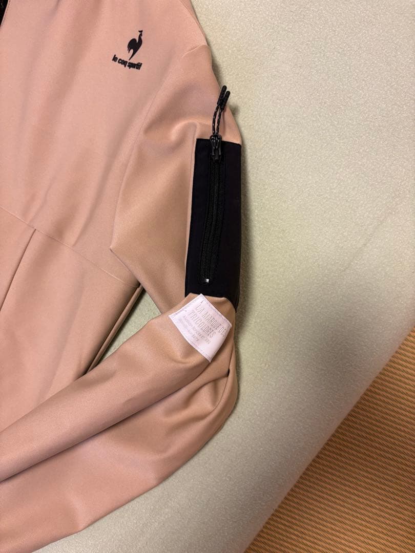 le coq sportif フード付きジャケット パンツベージュセットアップ