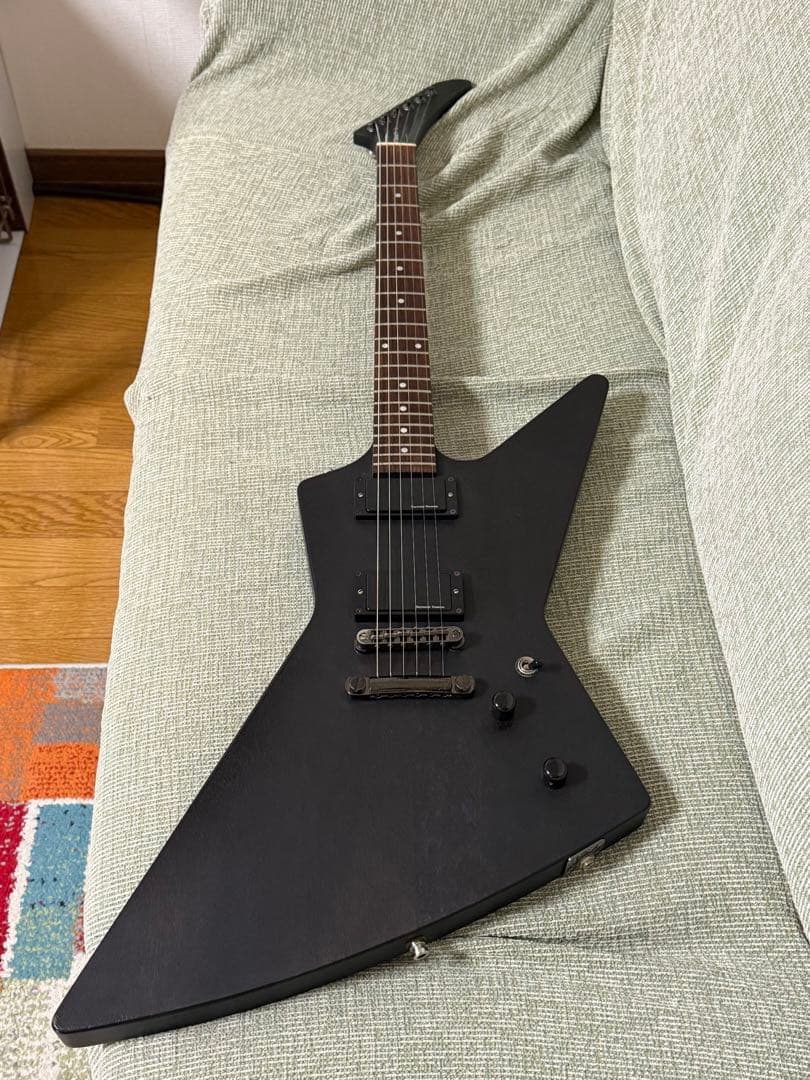 EDWARDS エクスプローラーギター