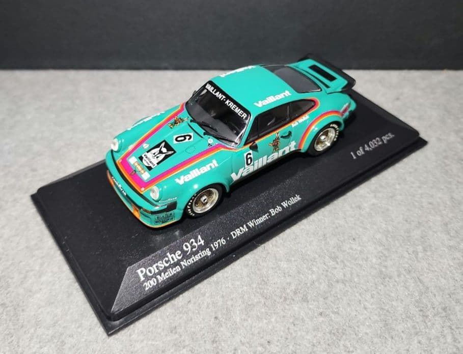 ミニチャンプス 1/43スケール ポルシェ934