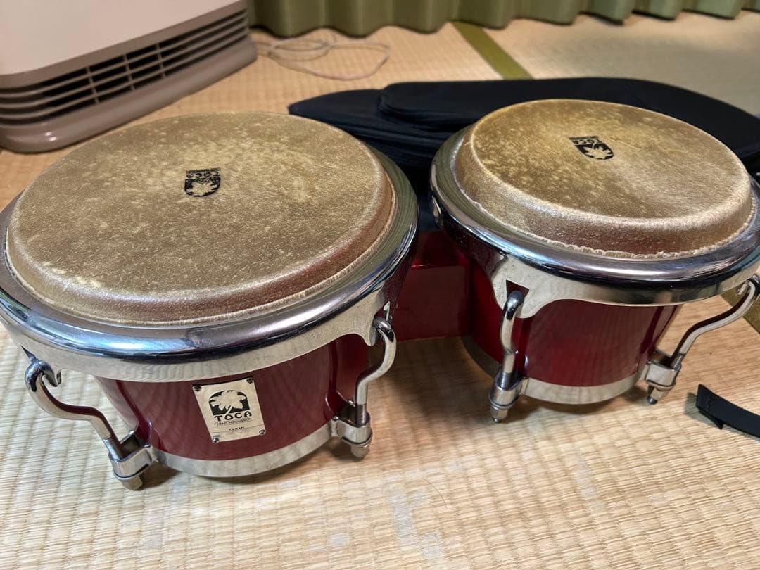 TOCA 赤 ボンゴ ケース付き