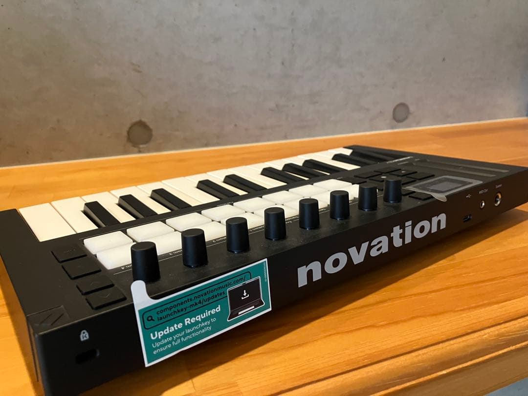 権限譲渡 NOVATION LAUNCHKEY MINI 25 Mk4 MIDI