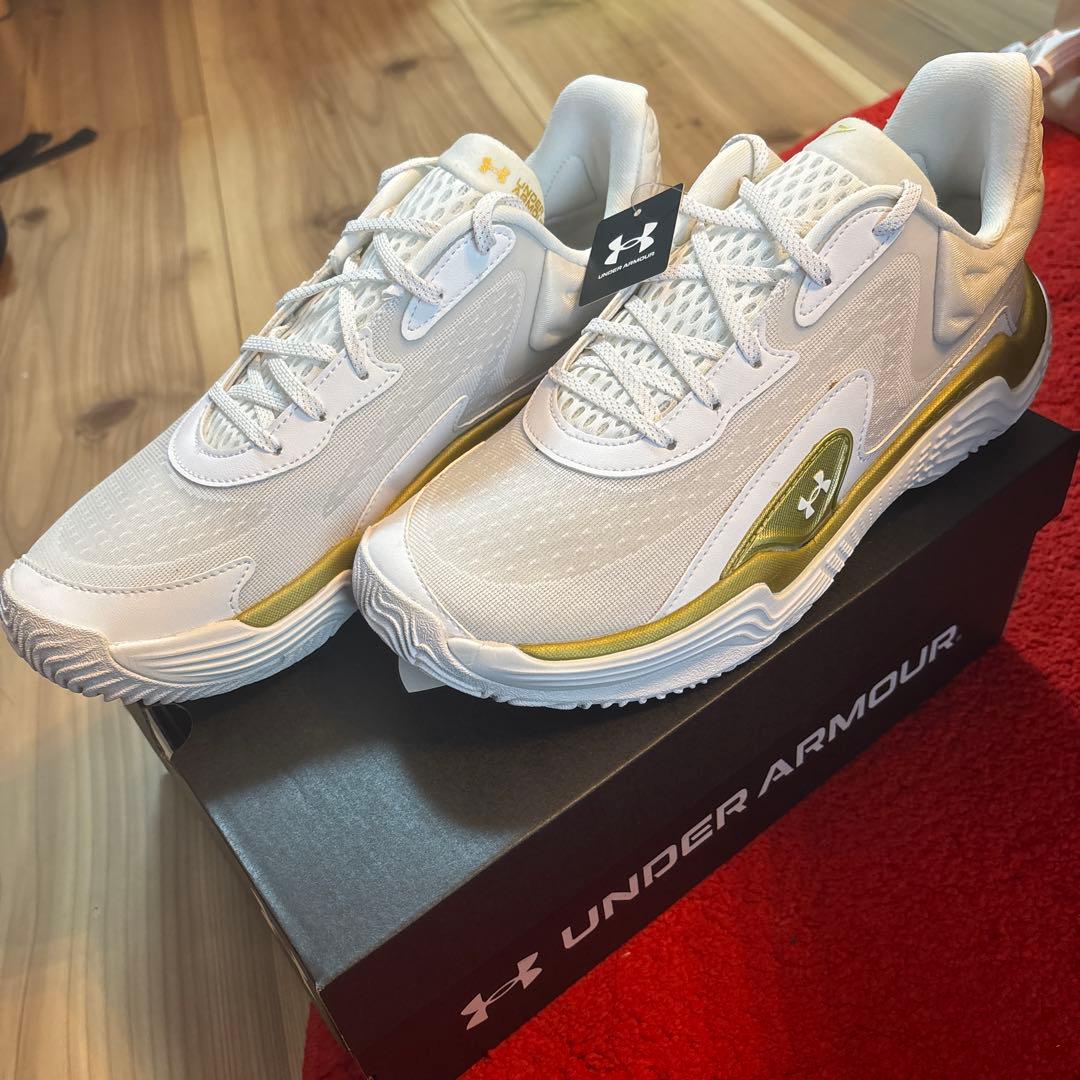 UNDER ARMOUR SPAWN7 ホワイト/ゴールド