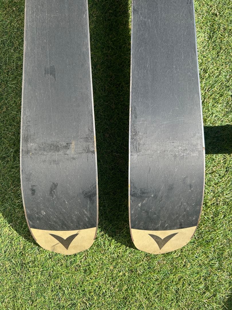 【人気】ダイナスター スキー板 162cmLOOKビンディングHartポール