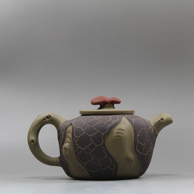 2色の霊芝を春に供紫砂壺 中国宜興 紫泥急須・茶壺・茶道具