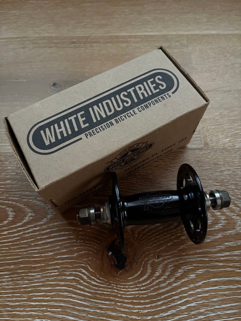 WHITE INDUSTRIESトラックハブフロント 28H