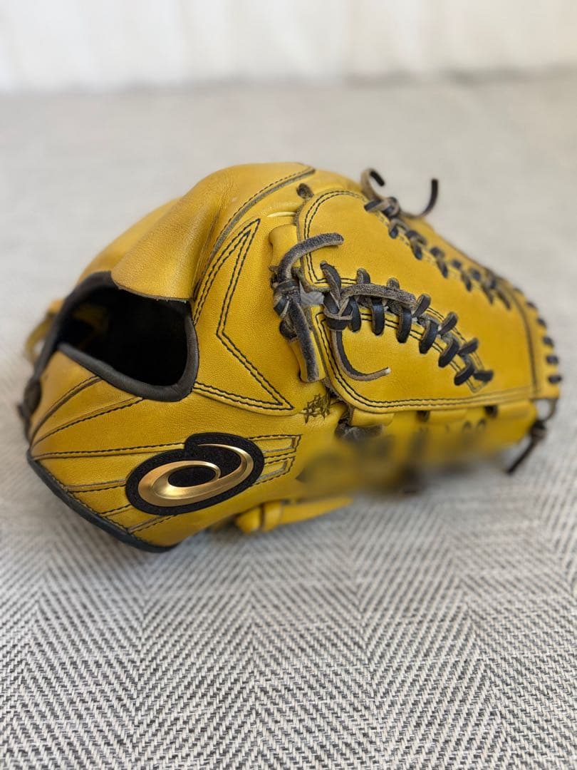 ASICS ゴールドステージ 硬式投手用グローブ