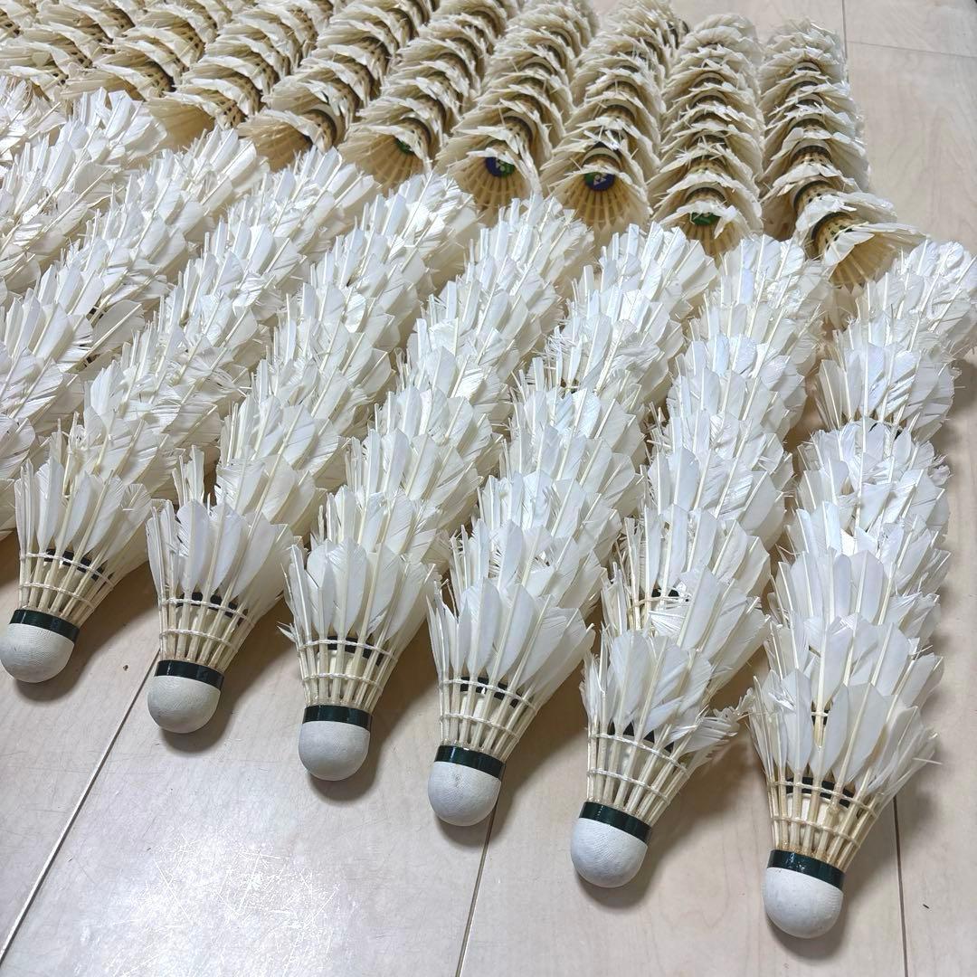 【200個】中古バドミントン シャトル ニューオフィシャル196個+その他4個