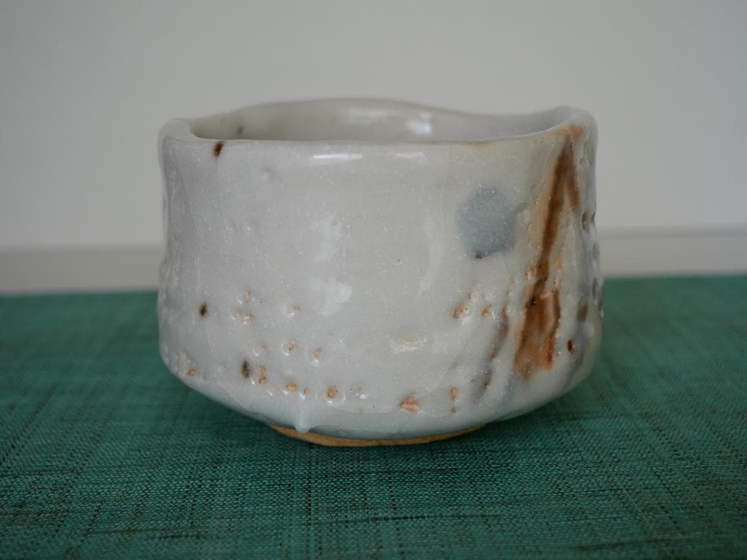 荒川豊蔵作　志野茶碗「つどい」