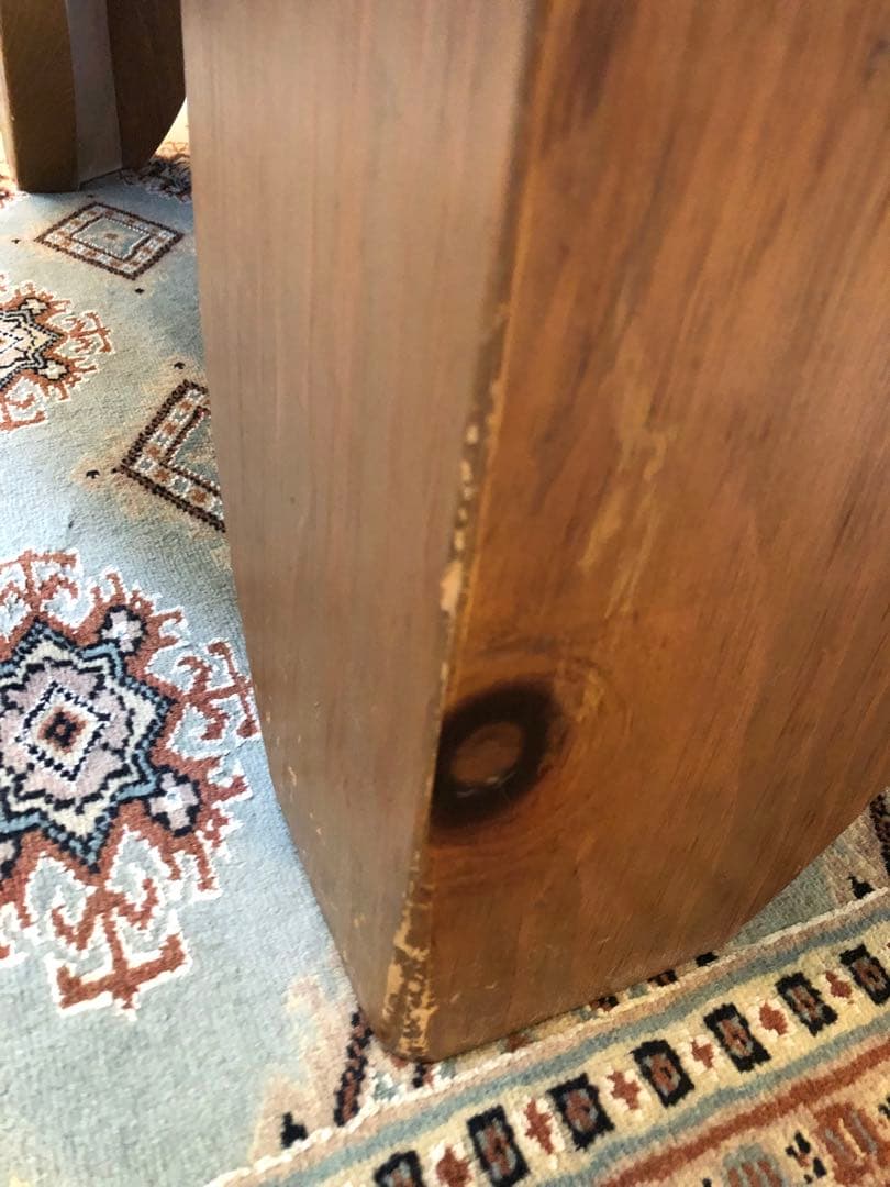 アクタス　円卓