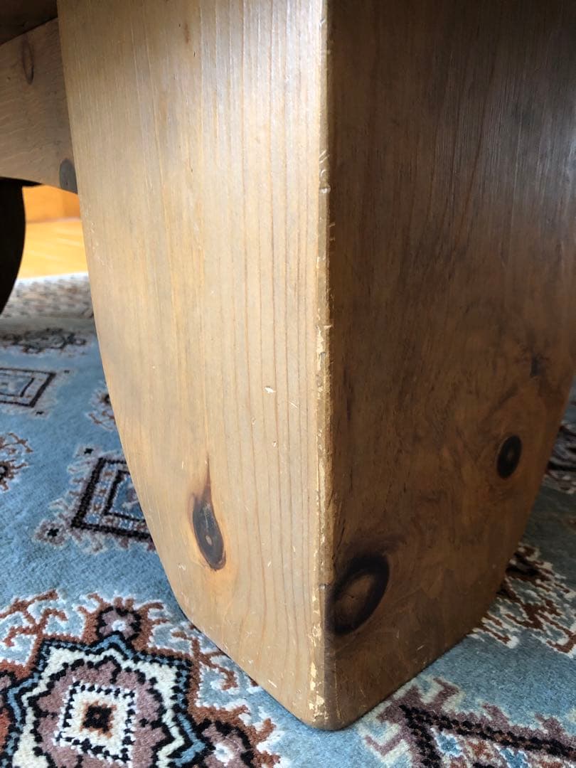 アクタス　円卓