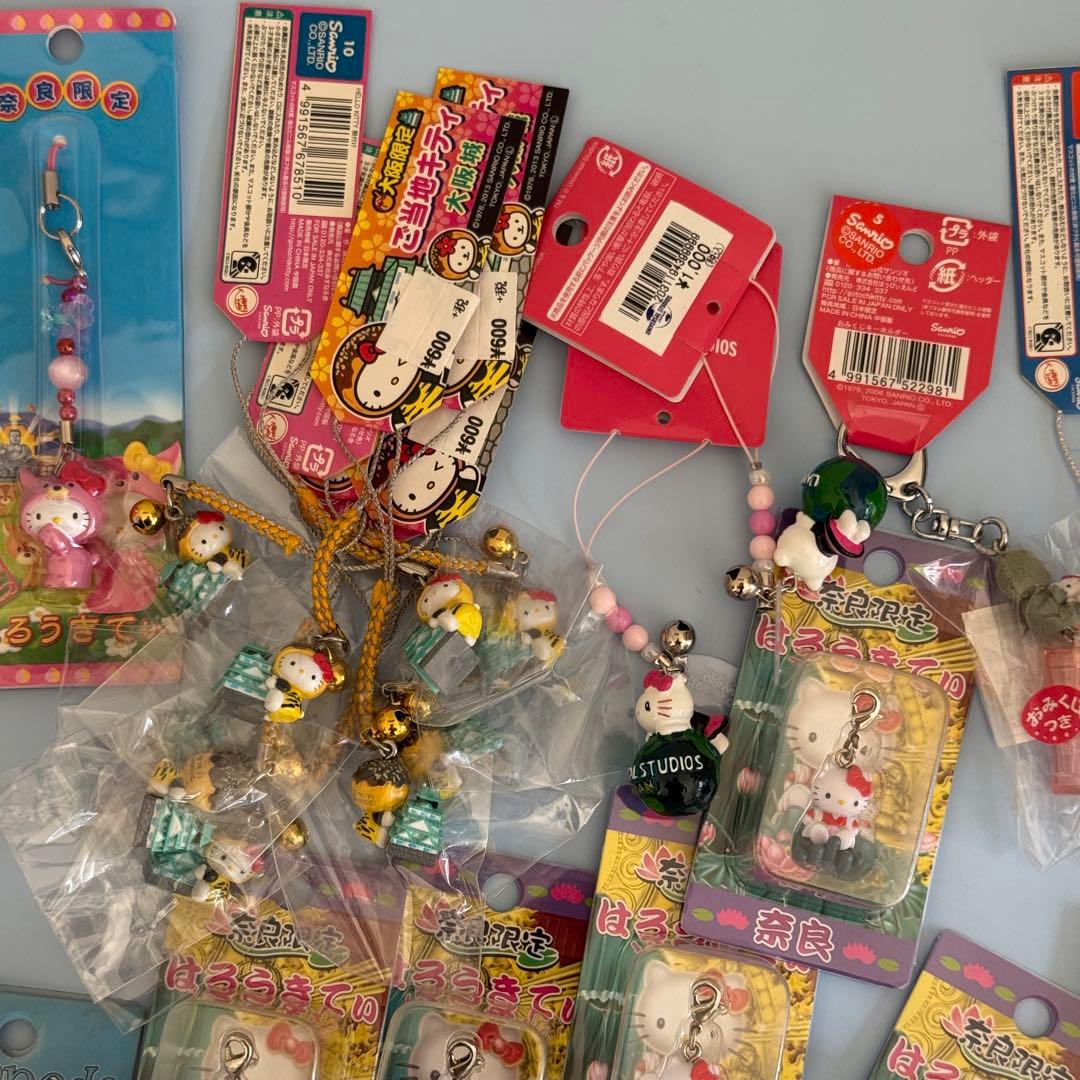 ご当地キティ、リラックマ 、スヌーピー77点まとめ売り 根付け