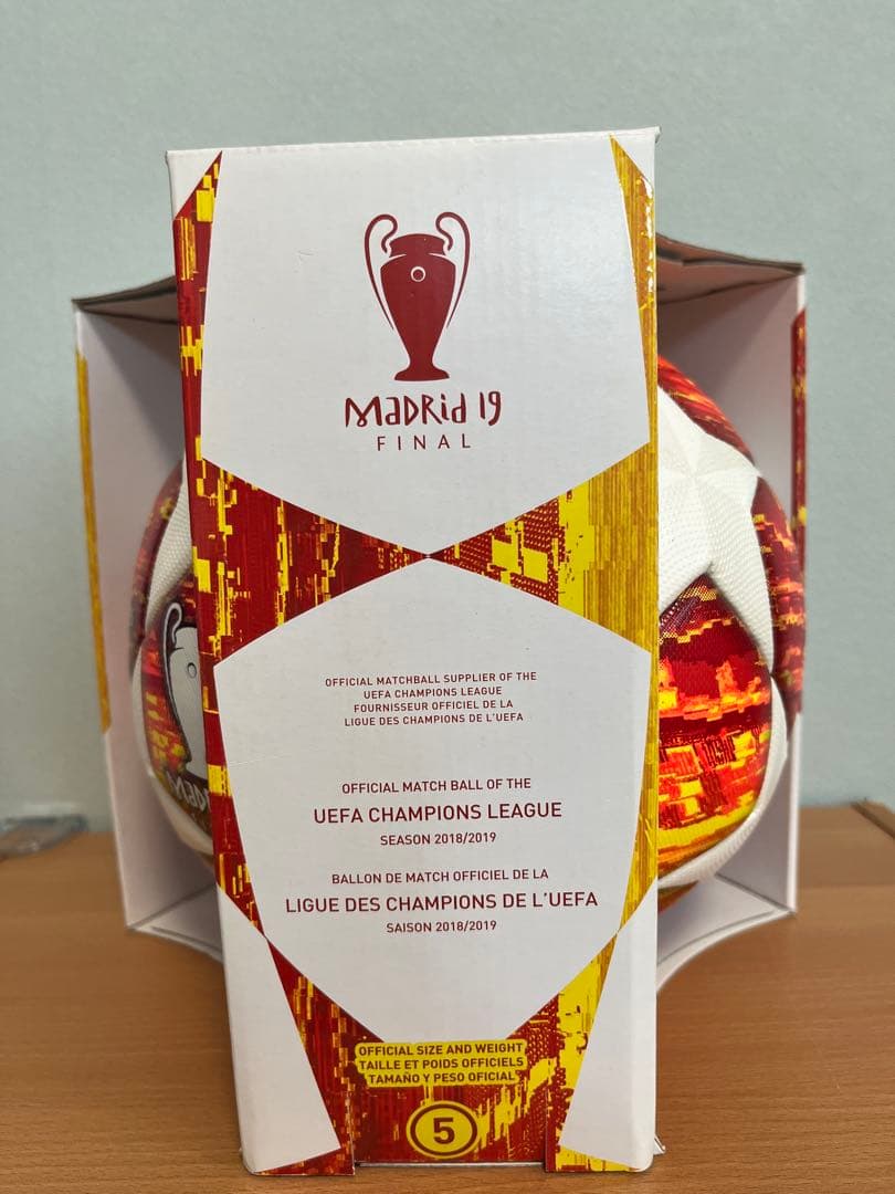 UEFAチャンピオンズリーグ　final madrid 19 サッカー ボール