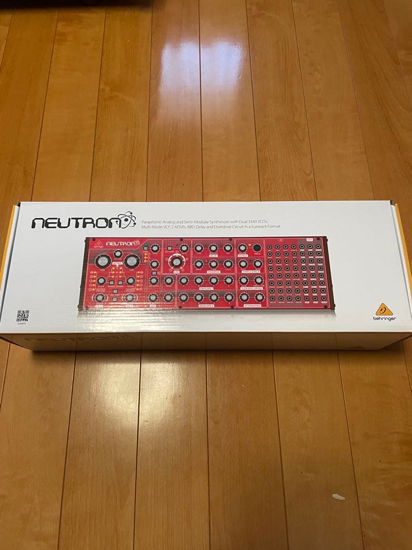 BEHRINGER neutron 元箱付き