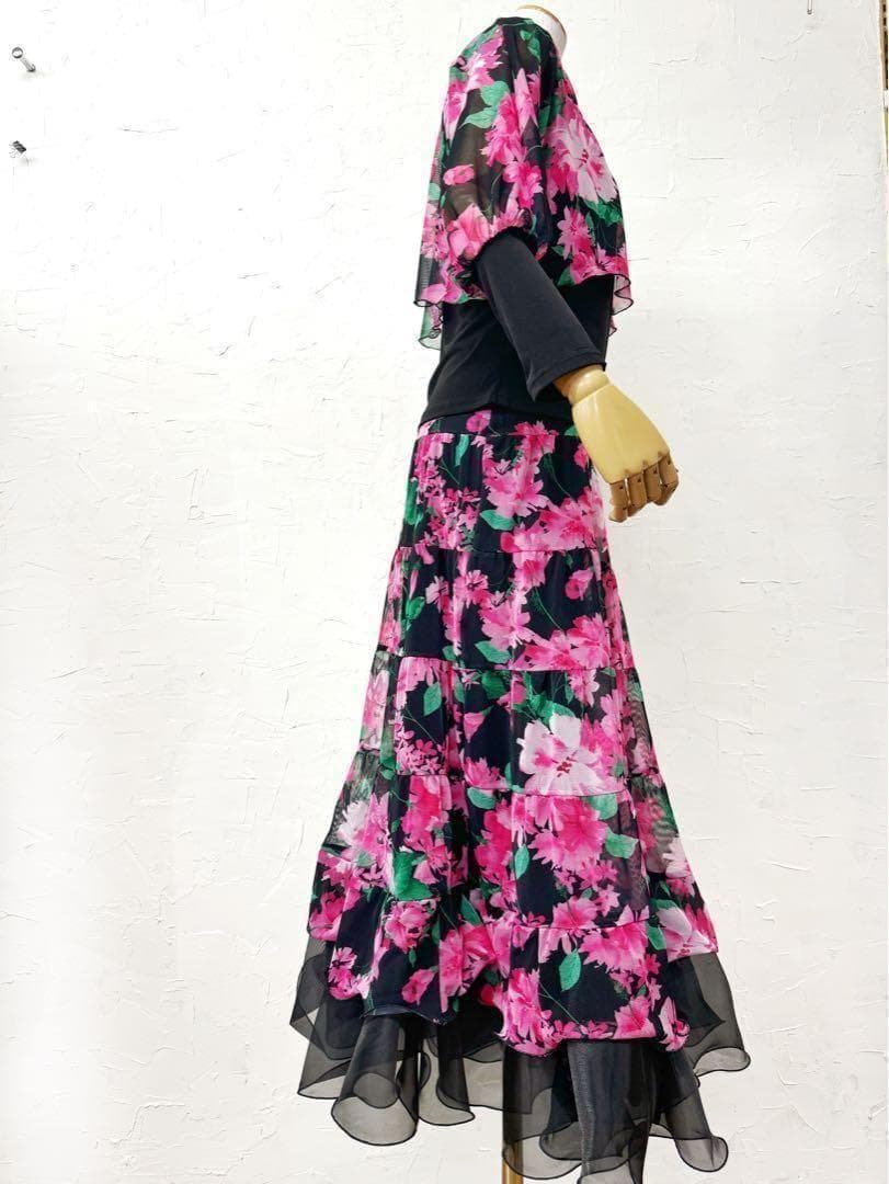 【パーティーに】新品　社交ダンス　ピンク花柄セットアップ黒　ｍ926