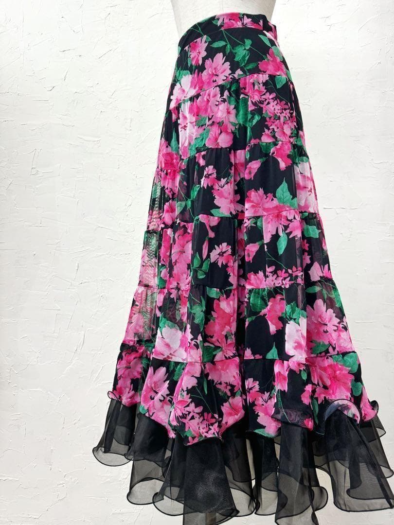 【パーティーに】新品　社交ダンス　ピンク花柄セットアップ黒　ｍ926