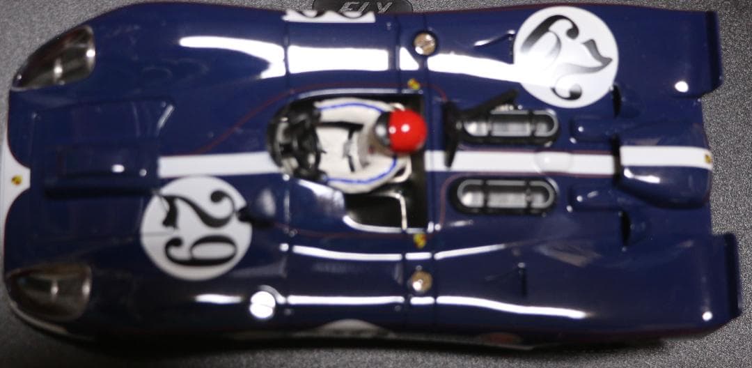 FLY　ポルシェ９０８栄光のルマン撮影用カメラ搭載車 1/32　スロットカー