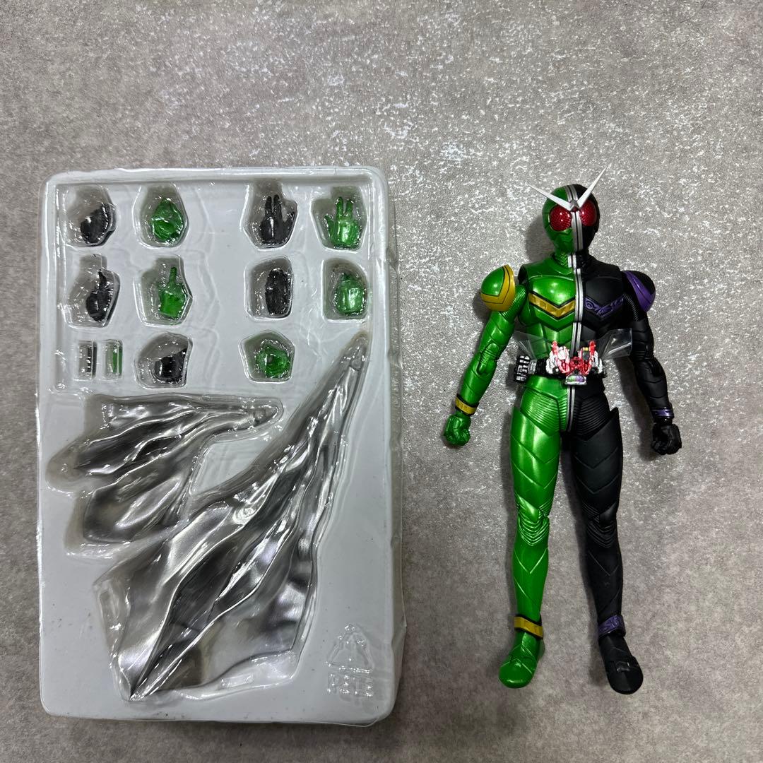 フィギュアーツ 真骨彫 仮面ライダーW サイクロンジョーカー ハードボイルダー