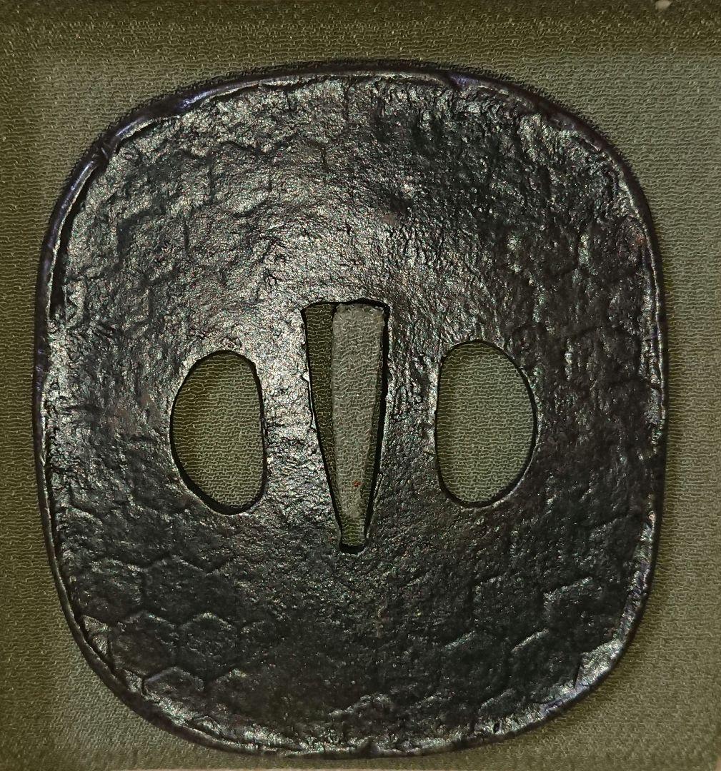 『鉄鍔 刀鍔』江戸時代後期 縦75mm 横85mm 厚さ4mm 重さ110.7g