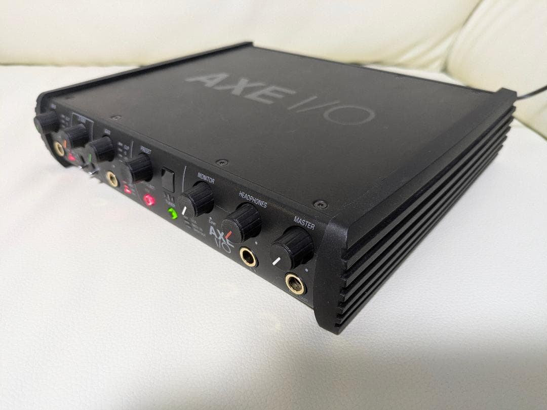 IK Multimedia AXE I/O オーディオインターフェイス