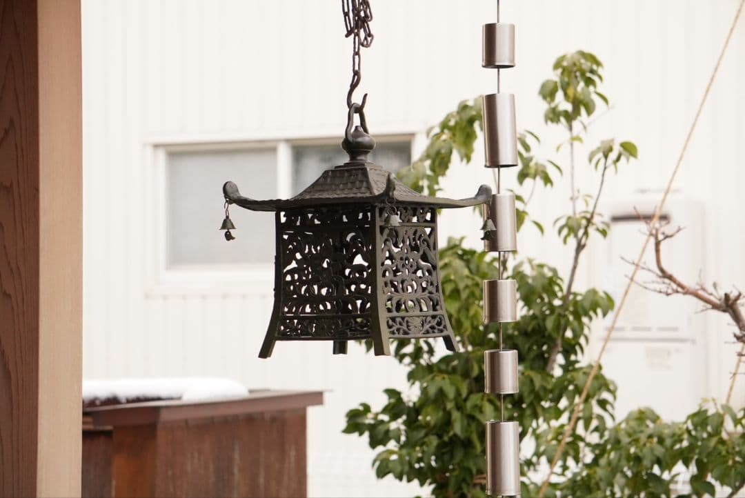 吊り灯籠　唐草紋　　アンティーク　雑貨　骨董　吊灯籠　灯り　照明　庭　インテリア