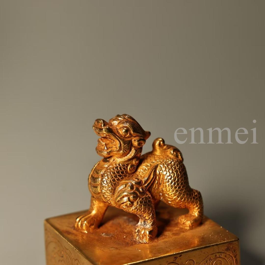 中国古美術・珍品旧藏・ 鎏金麒麟印章・高浮彫鏨刻・純銅製・木箱付・置物・風水開運