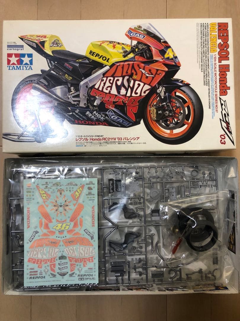 TAMIYA Honda RC211V '03 1/12 タミヤ　ロッシ